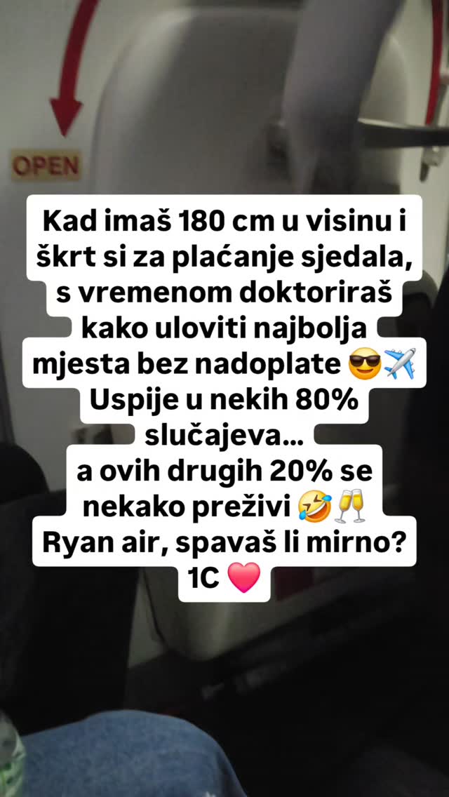Kad imaš 180 cm i ne da ti se plaćati sjedala, s vremenom razviješ posebnu vještinu ➡️➡️ kako uloviti najbolje mjesto bez nadoplate 😎✈️

Upali u 80% slučajeva.
Onih 20%?
Tad samo glumiš da su koljena pod bradom dio putničkog iskustva 🤣

A vi? Plaćate sjedala ili igrate ovu igru na sreću? 😁🥂

#putoklinci #putovanjasdjecom #obiteljskaputovanja