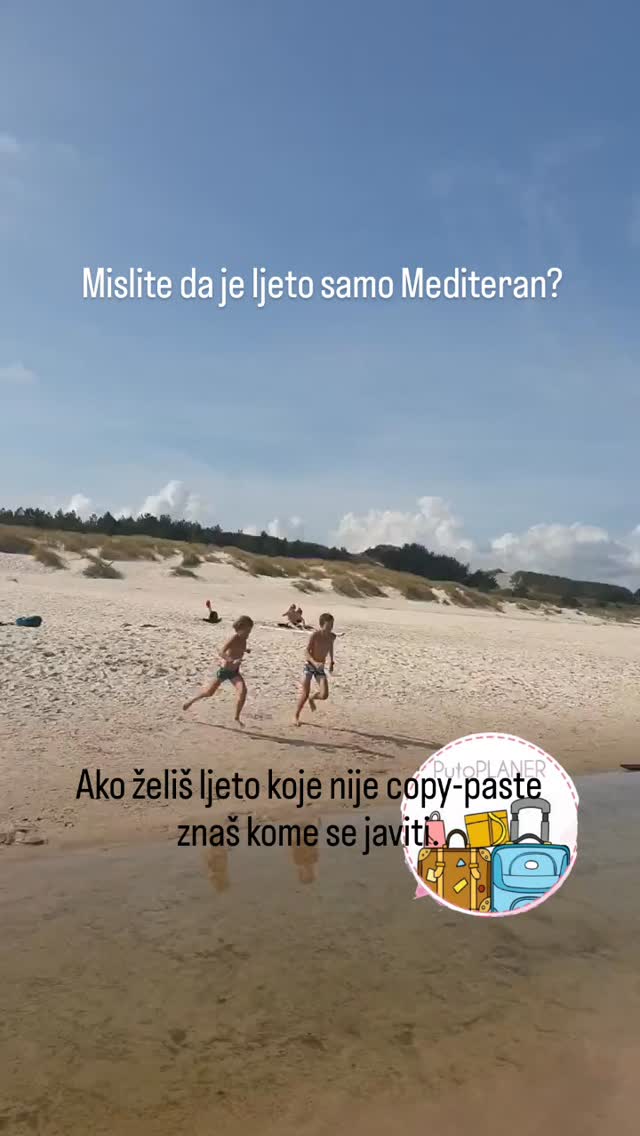 Baltik, Poljska. 🇵🇱
Ljeto koje ne miriše na borove i prevelike vrucine nego na sol i pijesak.👍
Kupanje na dugim, divljim plažama bez gužve, a iza leđa pustinjski pejzaž usred Europe.❤️⛱️

📍Słowiński National Park izgleda kao Sahara na Baltiku, s pomičnim dinama koje mijenjaju krajolik iz dana u dan.🌞🌞📍

More je svježe, zrak čist, tempo spor, pogotovo kad putuješ kamperom. ❤️⛱️
Ovdje se ne žuri. Ovdje se hoda bos po pijesku koji škripi pod nogama i čeka zalazak koji traje beskrajno dugo.....

Ako tražite drugačije ljeto sjever svakako ima svoju čar. 🏕⛱️✈️ 

#putoklinci #putovanjasdjecom #obiteljskaputovanja #poljskasdjecom